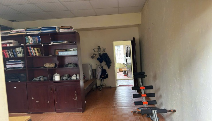 Cho thuê nhà ngõ 420 Khương Đình, 54m2, 3 tầng, 3 ngủ, 12 Triệu